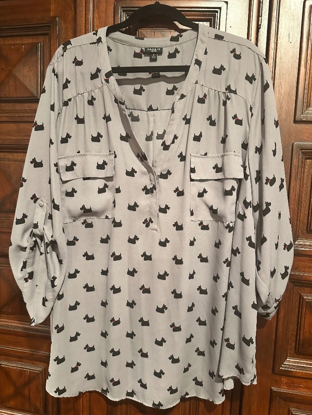 TORRID Size 5 Harper Blouse Classic SCOTTY DOGS Grey Black Scotties CUTE!